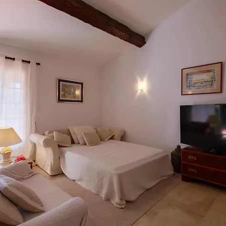 El Cantarello-3 By Interhome